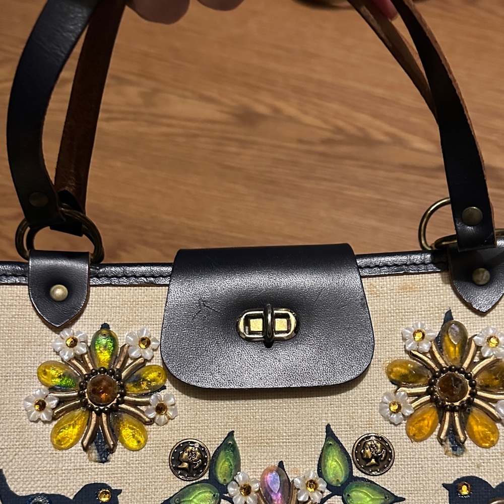 Abundance Enid Collins Embellished Floral Tote Bag - Cream with Black Trim - Picture 6 of 10